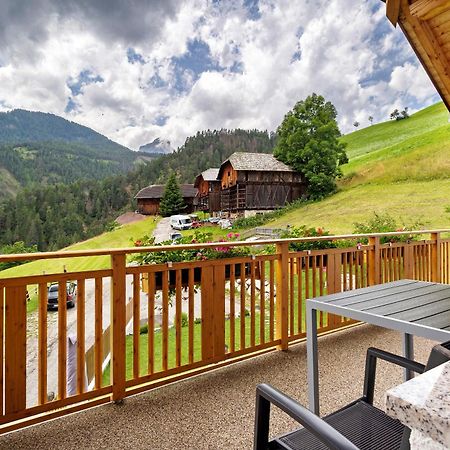 Ciasa Funtanies Puetia Appartement Sankt Martin im Turm Buitenkant foto