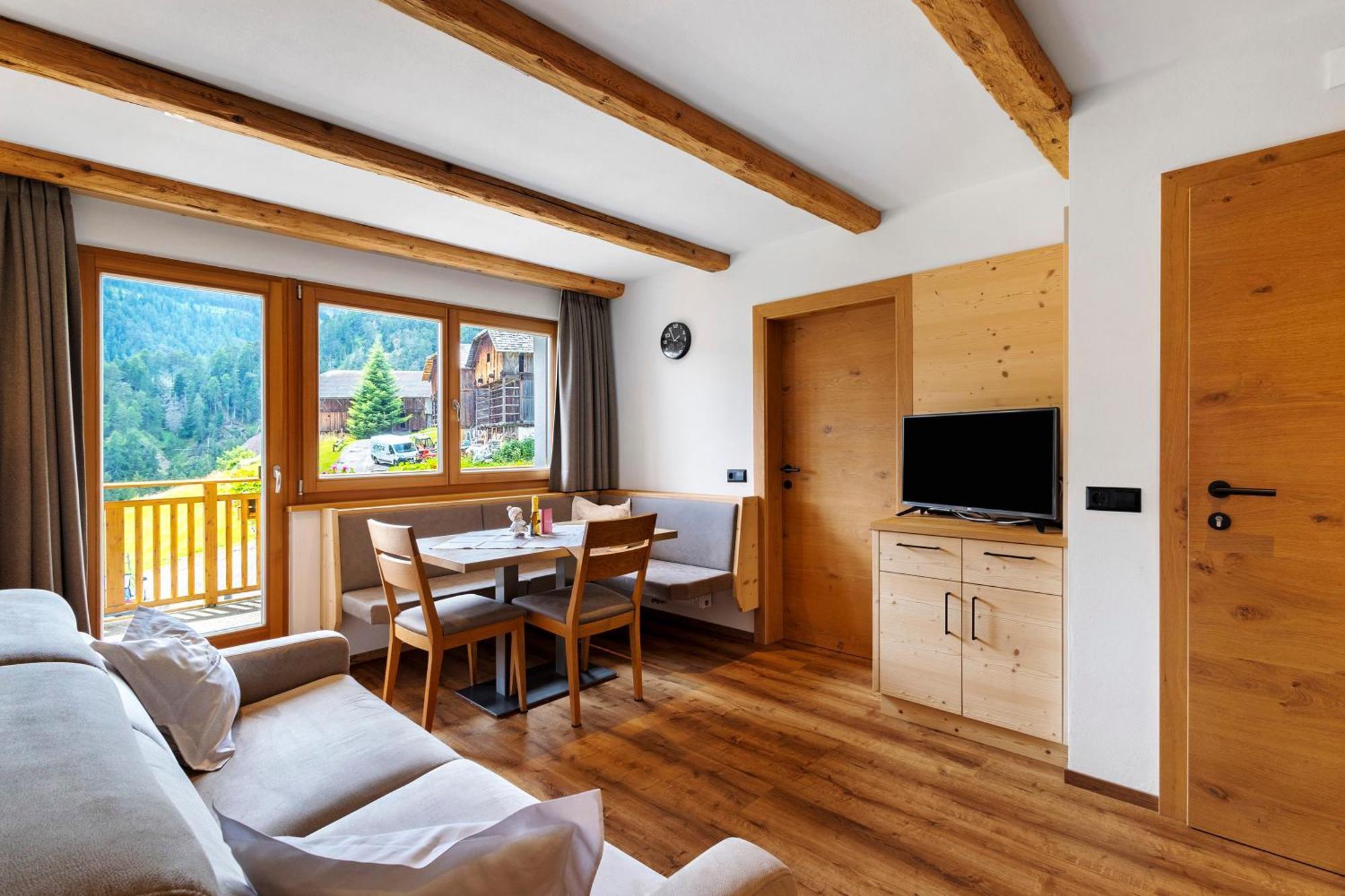 Ciasa Funtanies Puetia Appartement Sankt Martin im Turm Buitenkant foto