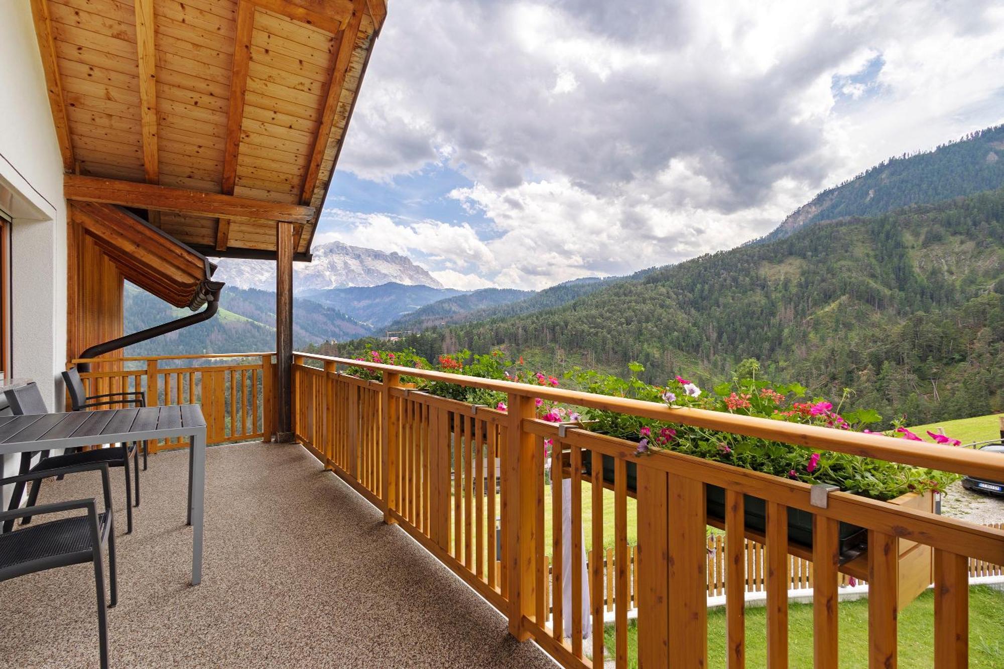Ciasa Funtanies Puetia Appartement Sankt Martin im Turm Buitenkant foto